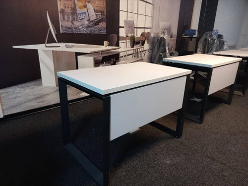 میز اداری فلزی ترک با صفحه mdf در ابعاد 140*70